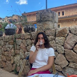 Meet your Posher, Beatrice